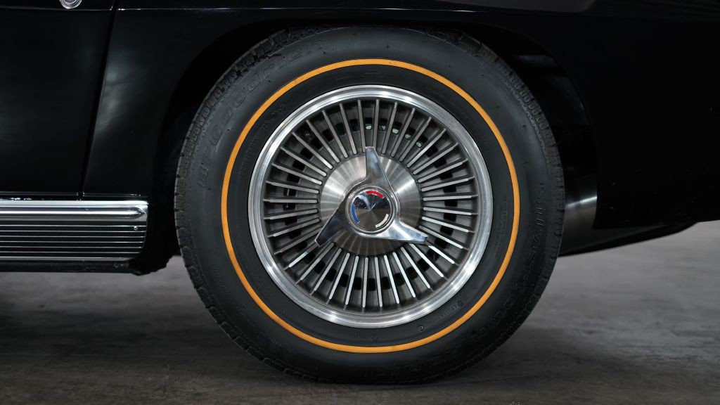 1966 Chevrolet Corvette Image 32