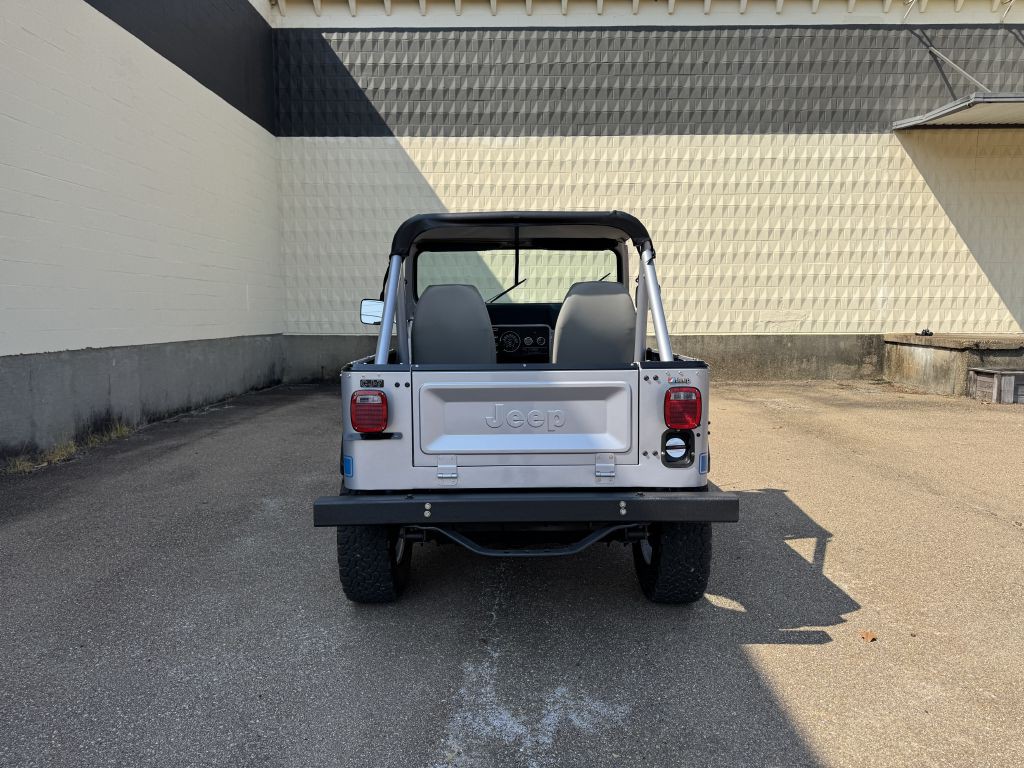 1983 Jeep Renegade Image 5