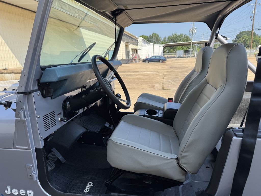 1983 Jeep Renegade Image 11