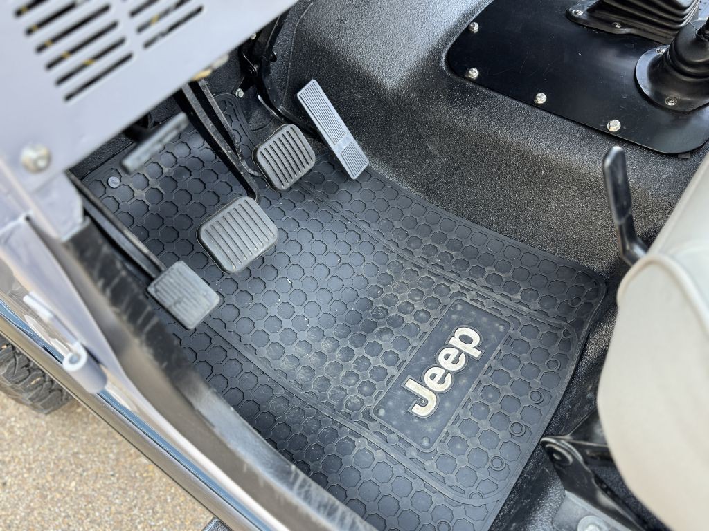 1983 Jeep Renegade Image 28