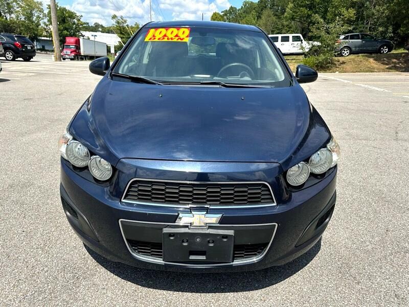 2015 Chevrolet Sonic Image 2