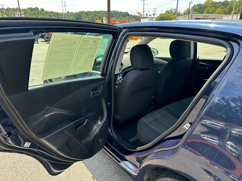 2015 Chevrolet Sonic Image 10