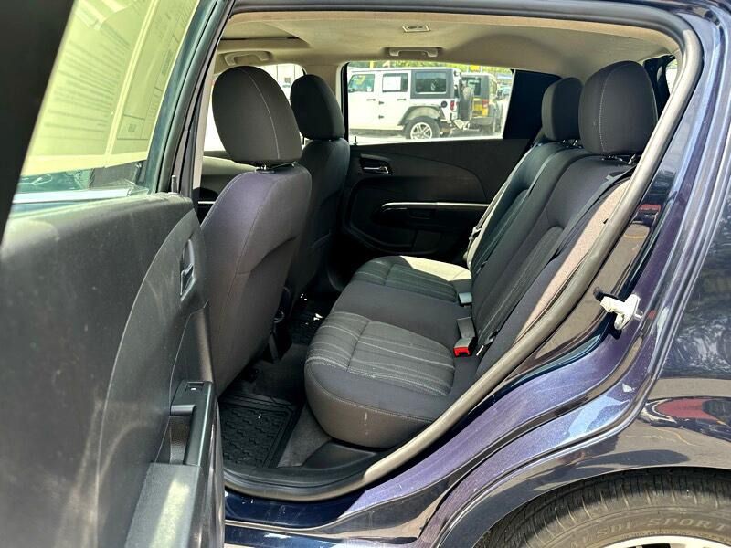 2015 Chevrolet Sonic Image 11