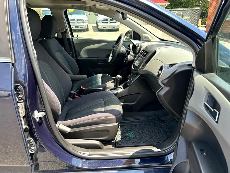 2015 Chevrolet Sonic Image 15