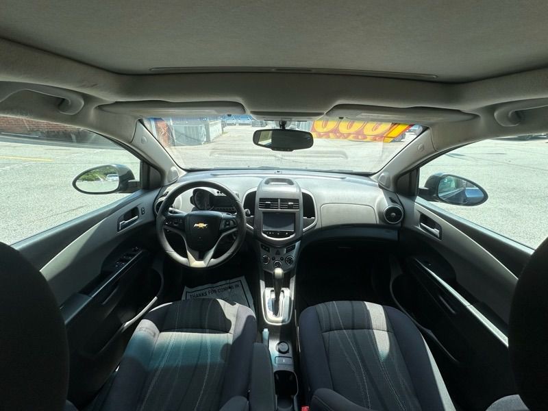 2015 Chevrolet Sonic Image 17