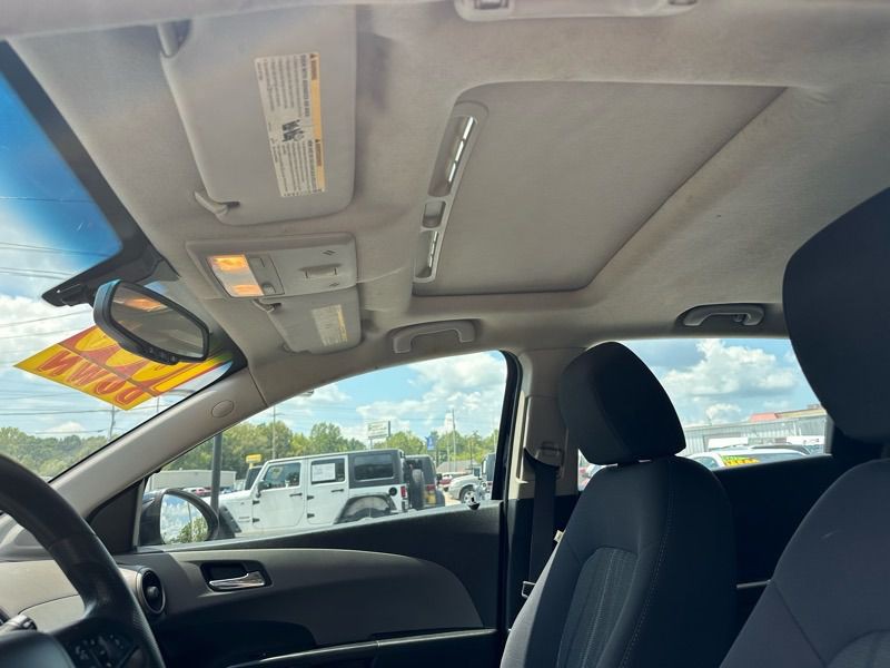 2015 Chevrolet Sonic Image 19