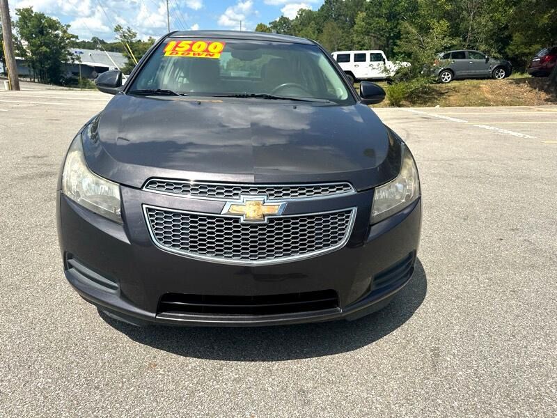 2014 Chevrolet Cruze Image 2