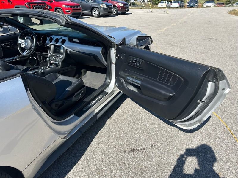 2016 Ford Mustang Image 12