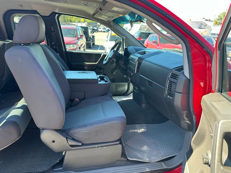 2007 Nissan Titan Image 13