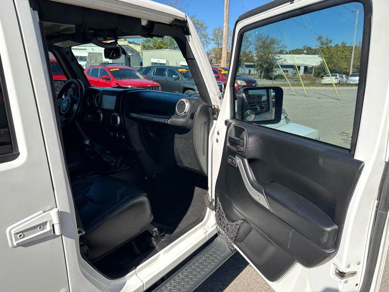 2015 Jeep Wrangler Unlimited Image 16
