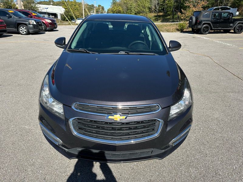 2015 Chevrolet Cruze Image 2