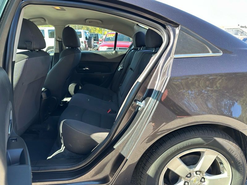 2015 Chevrolet Cruze Image 12