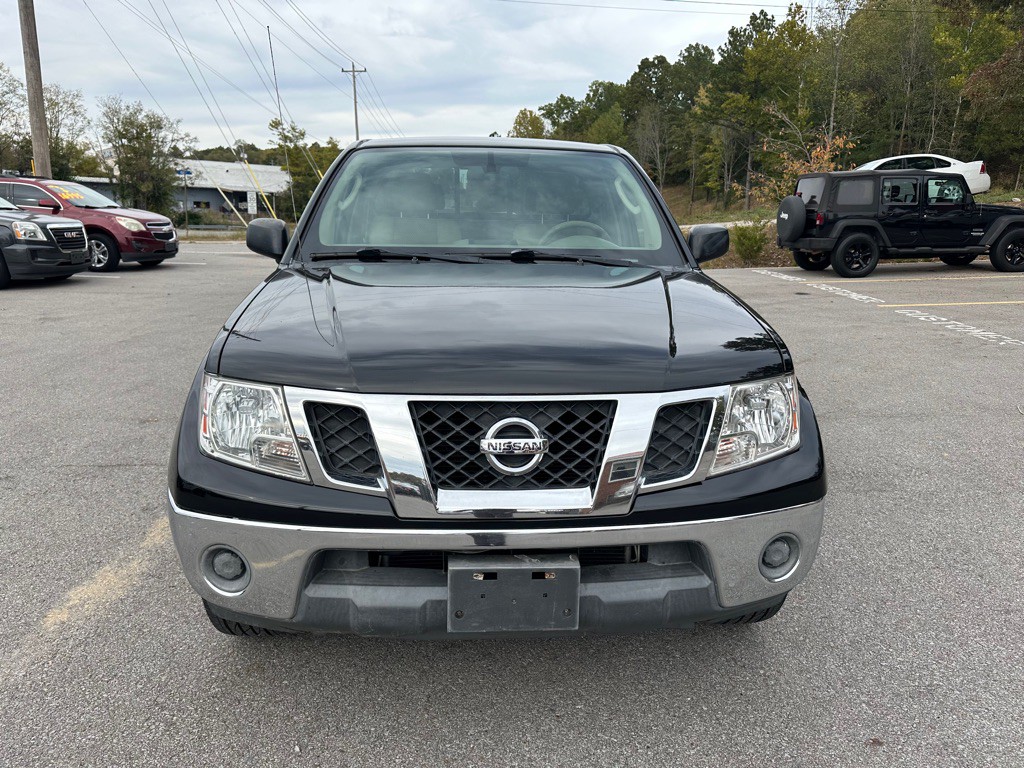 2011 Nissan Frontier Image 2