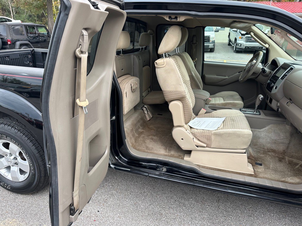 2011 Nissan Frontier Image 14