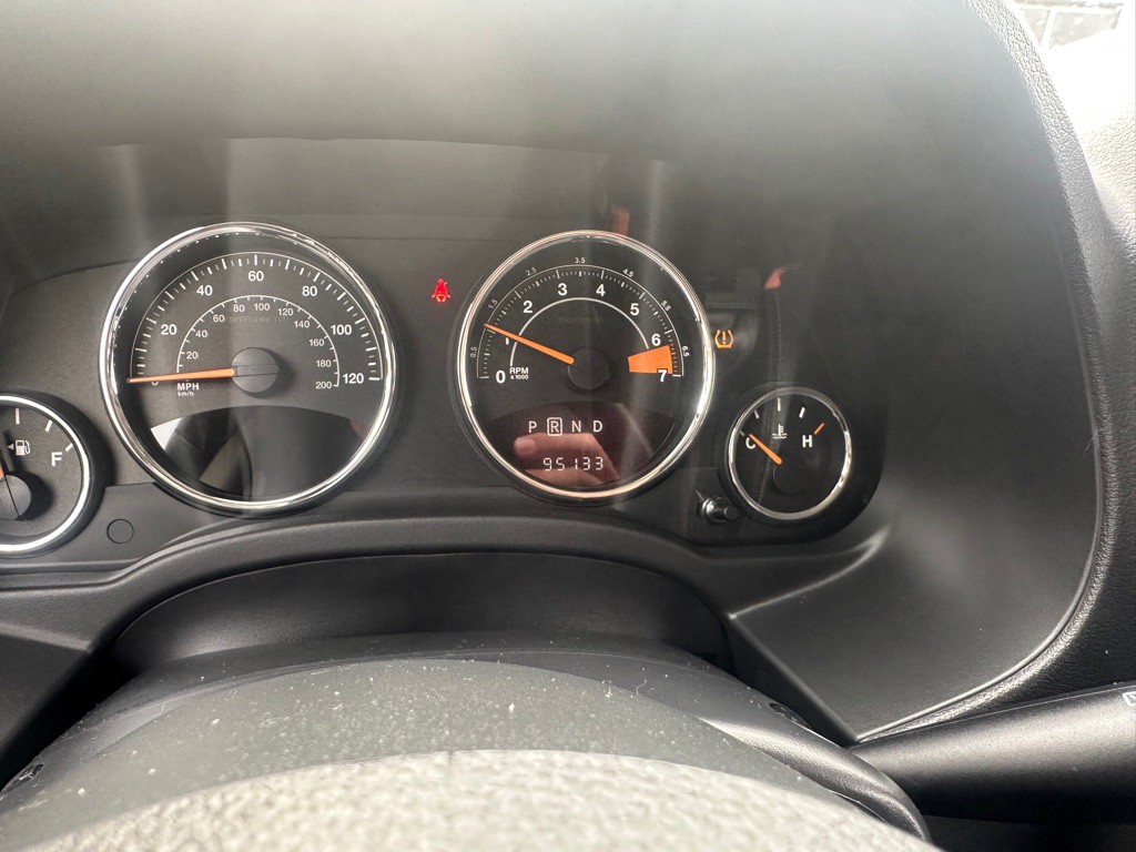 2011 Nissan Frontier Image 15