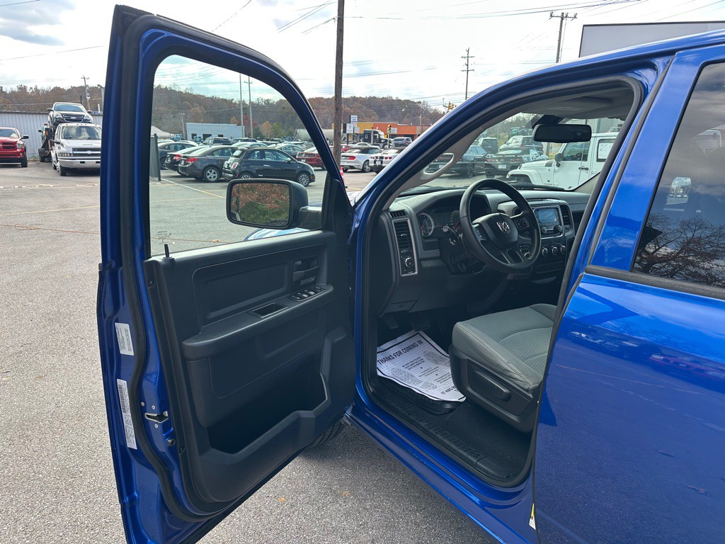 2015 RAM 1500 Image 9