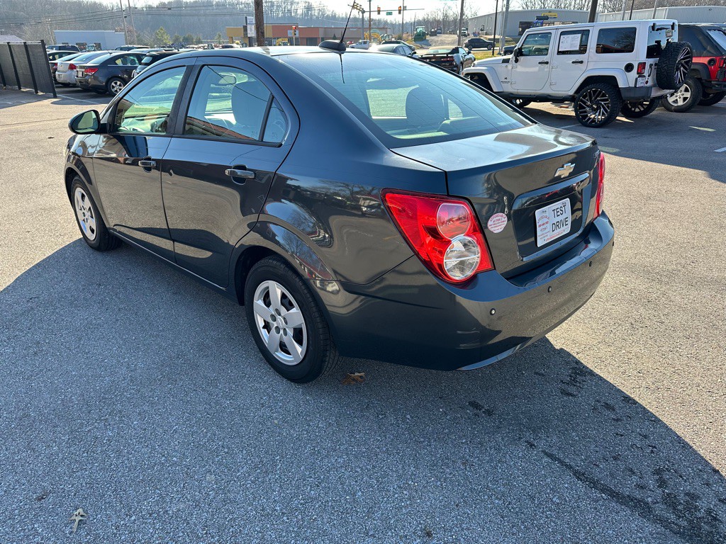 2016 Chevrolet Sonic Image 7