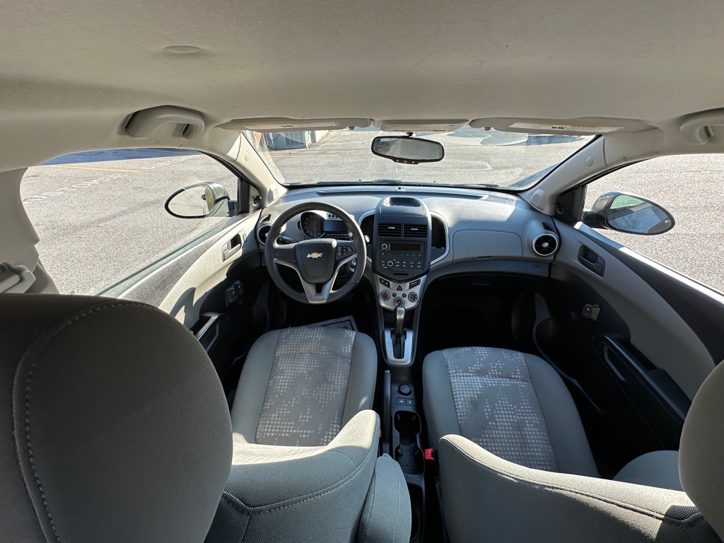 2016 Chevrolet Sonic Image 18