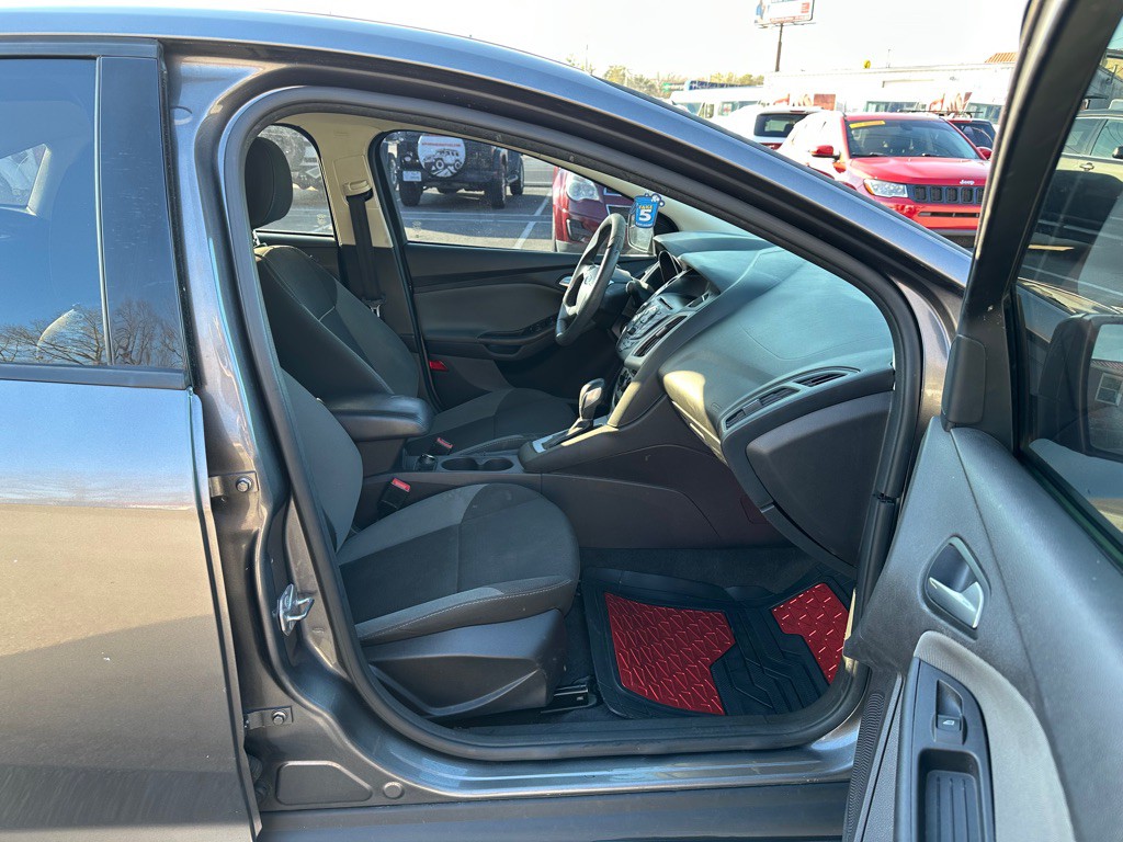 2014 Ford Focus Image 16