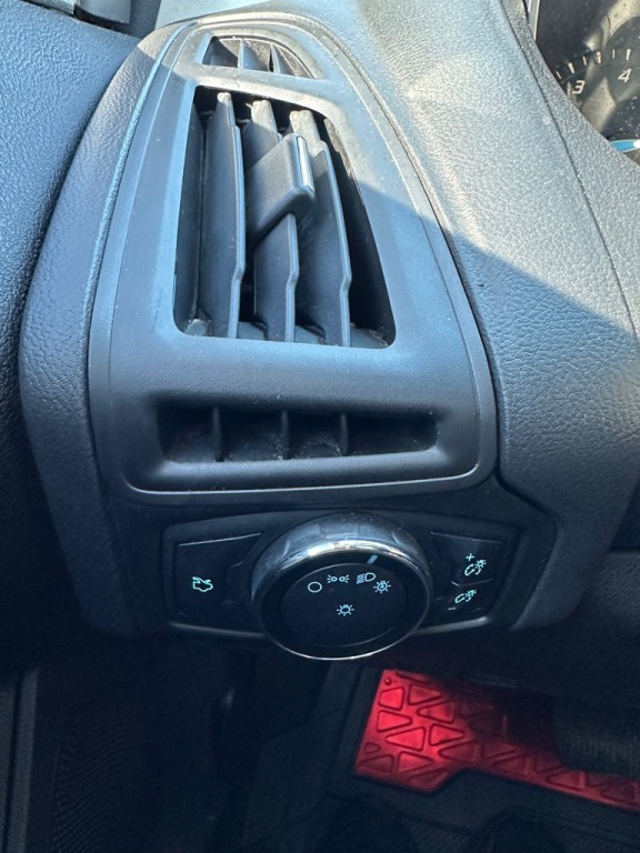 2014 Ford Focus Image 19