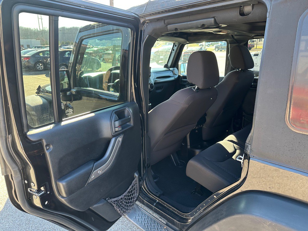 2013 Jeep Wrangler Unlimited Image 10