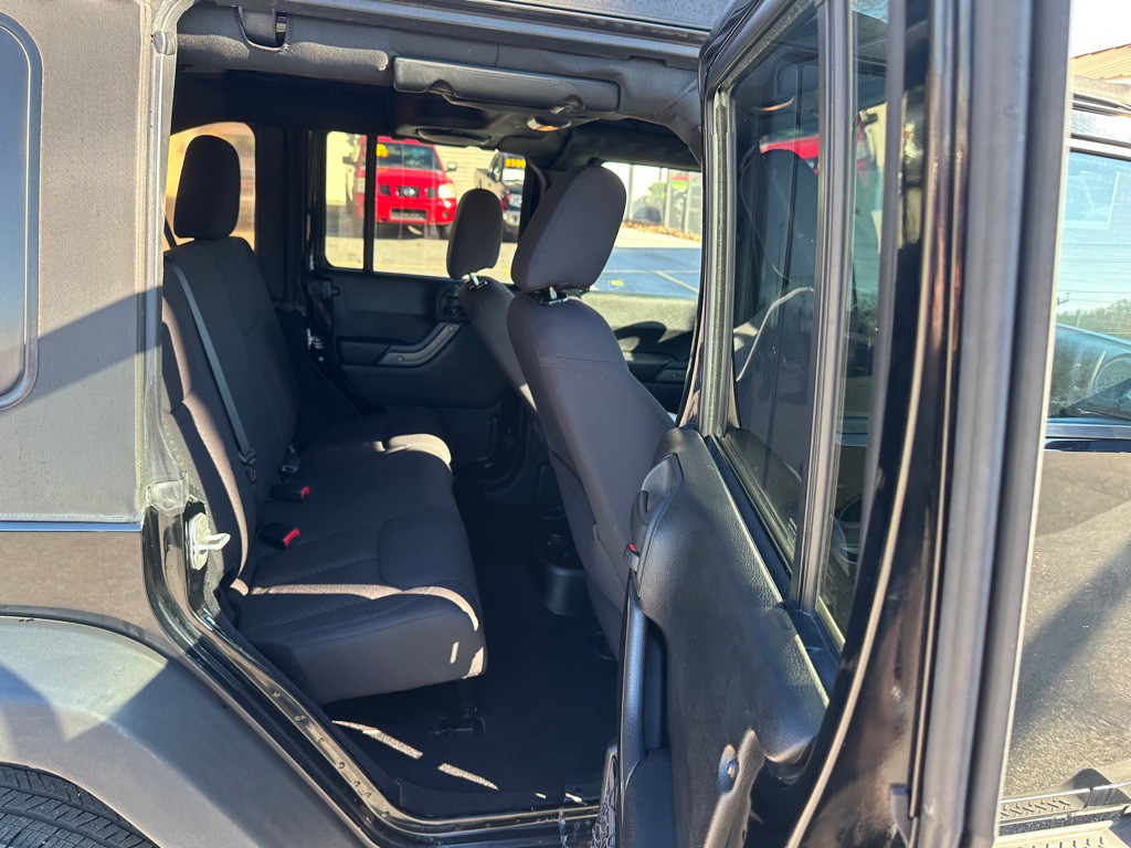 2013 Jeep Wrangler Unlimited Image 13