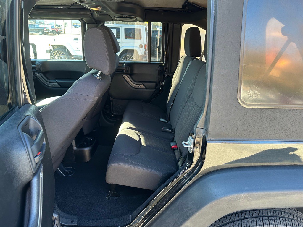 2013 Jeep Wrangler Unlimited Image 11
