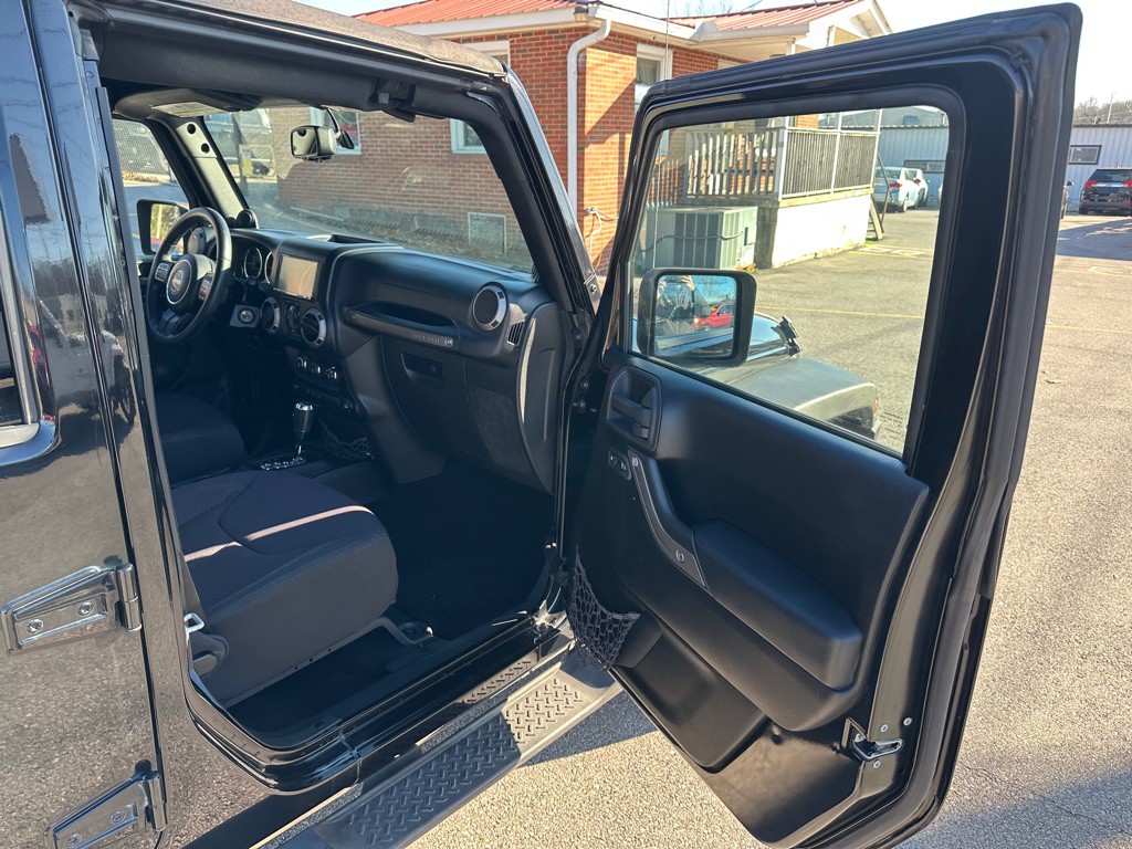 2013 Jeep Wrangler Unlimited Image 14