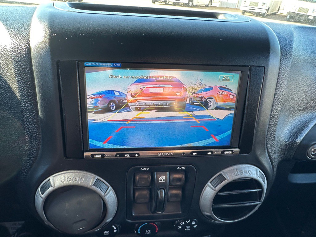 2013 Jeep Wrangler Unlimited Image 23