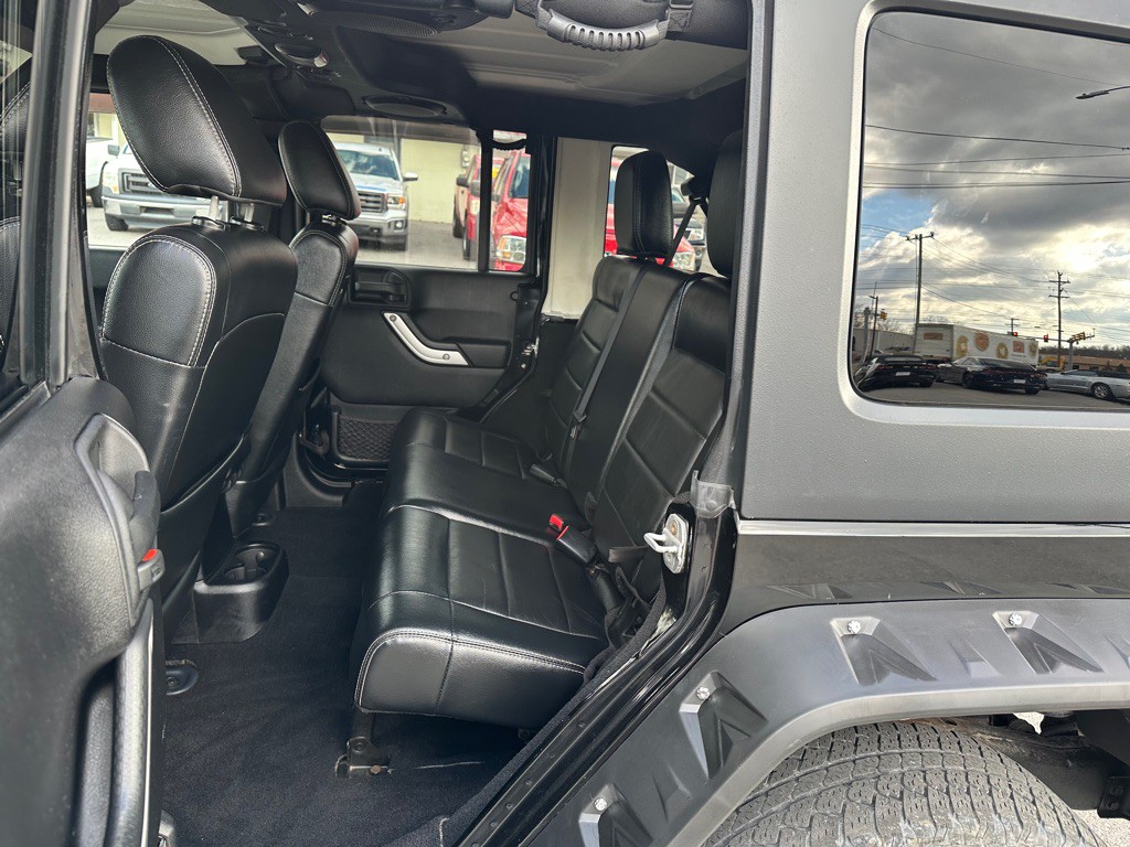 2012 Jeep Wrangler Unlimited Image 12