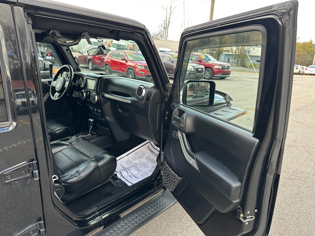 2012 Jeep Wrangler Unlimited Image 15