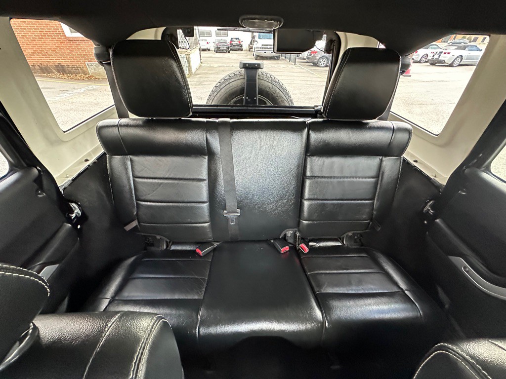 2012 Jeep Wrangler Unlimited Image 17