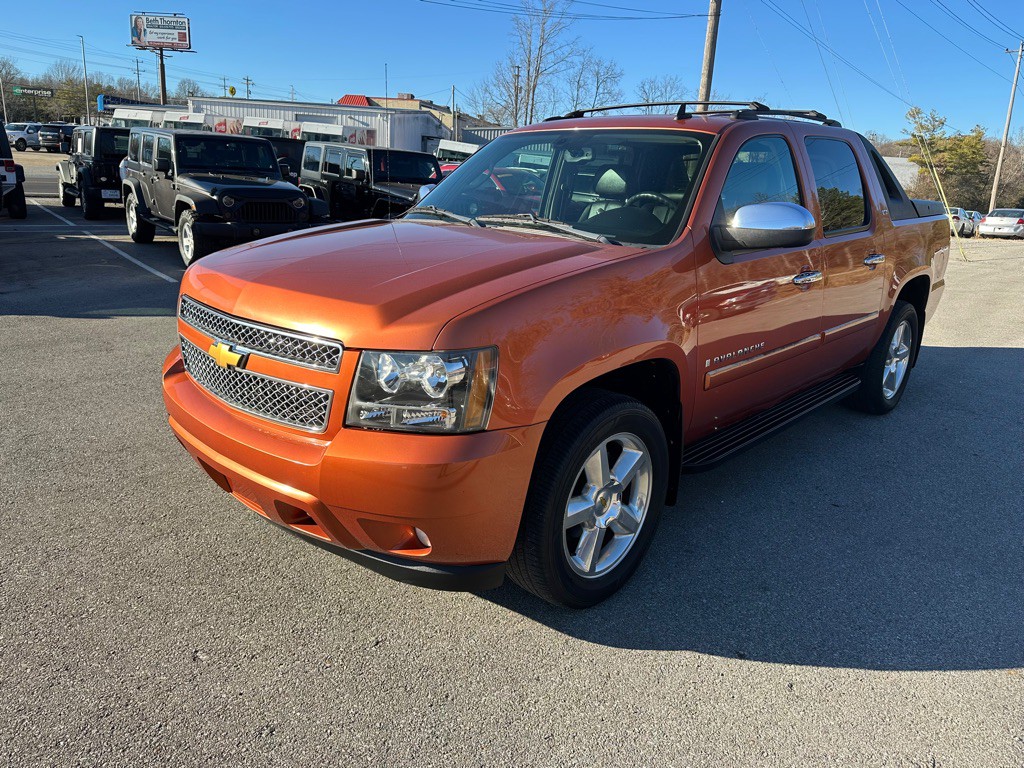 2008 Chevrolet Avalanche Image 1