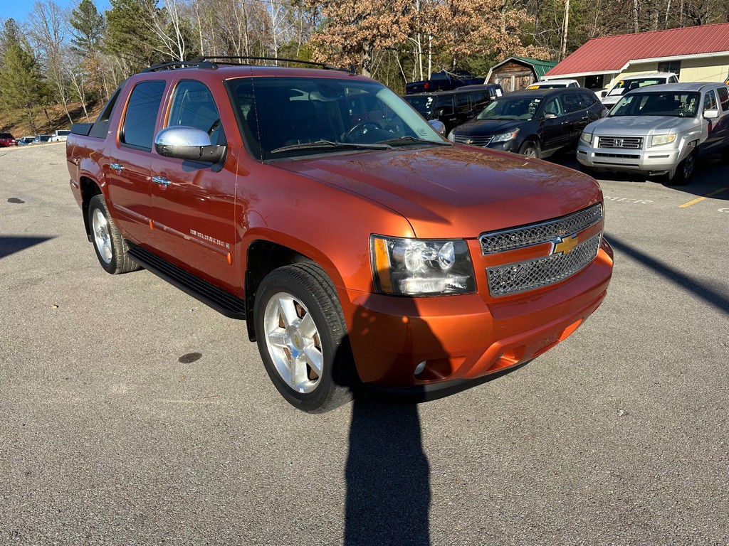 2008 Chevrolet Avalanche Image 3