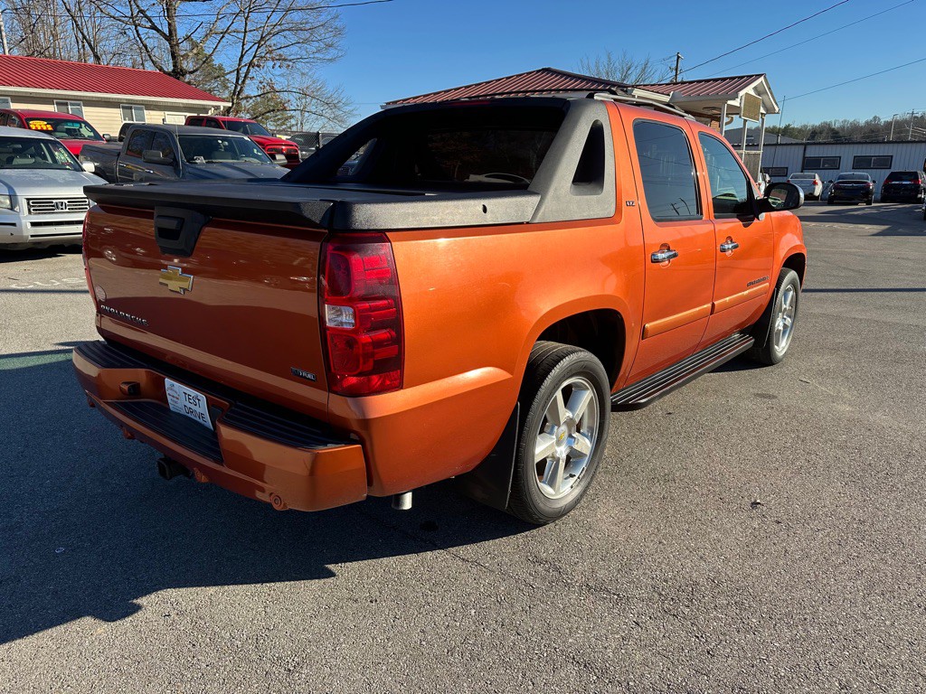2008 Chevrolet Avalanche Image 5