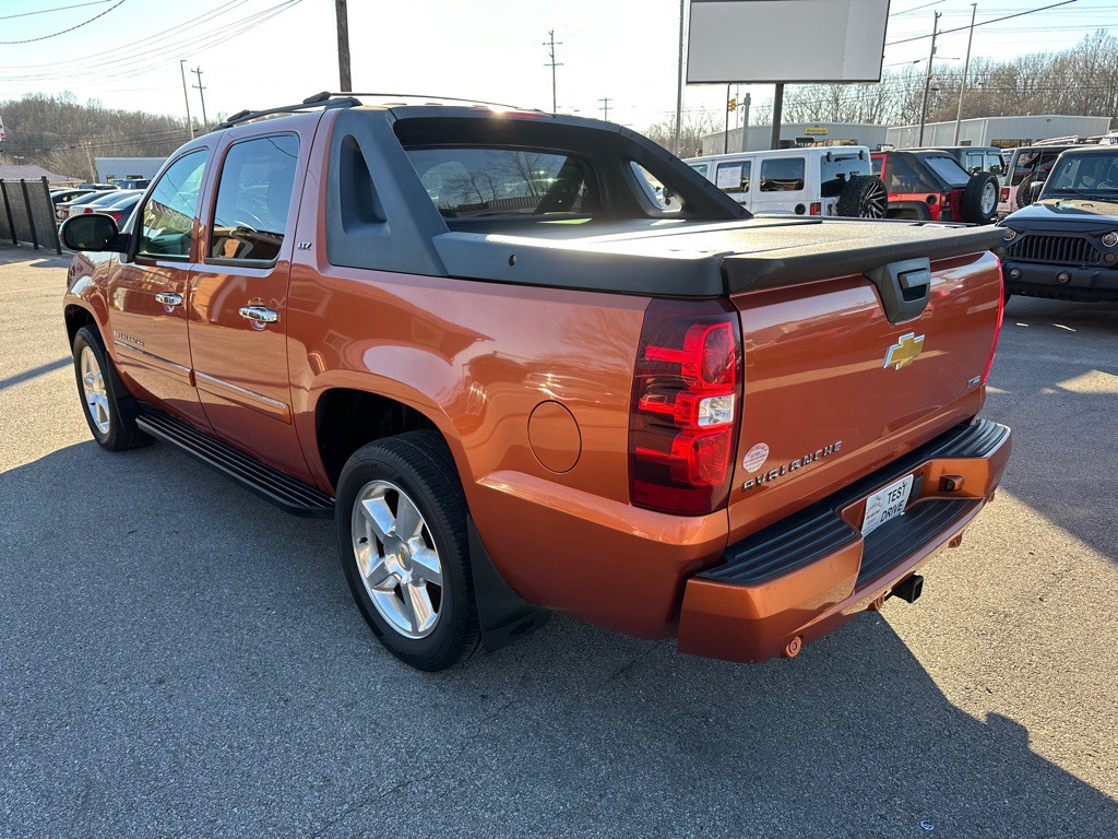 2008 Chevrolet Avalanche Image 7