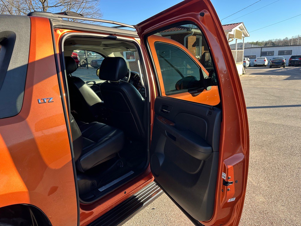 2008 Chevrolet Avalanche Image 13