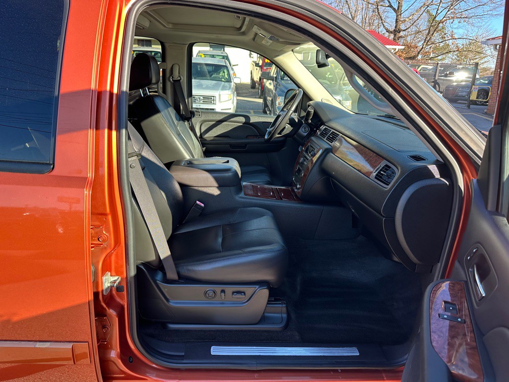 2008 Chevrolet Avalanche Image 16