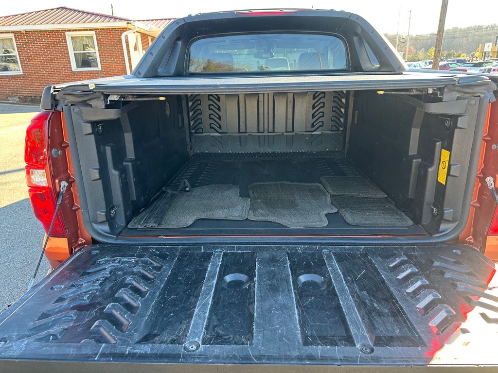 2008 Chevrolet Avalanche Image 17