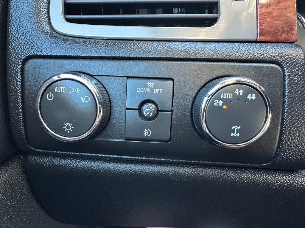 2008 Chevrolet Avalanche Image 22