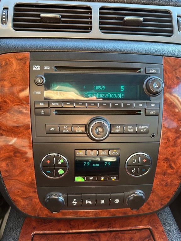 2008 Chevrolet Avalanche Image 23