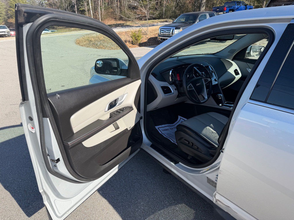 2010 GMC Terrain Image 9