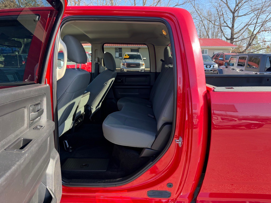 2016 RAM 2500 Image 12