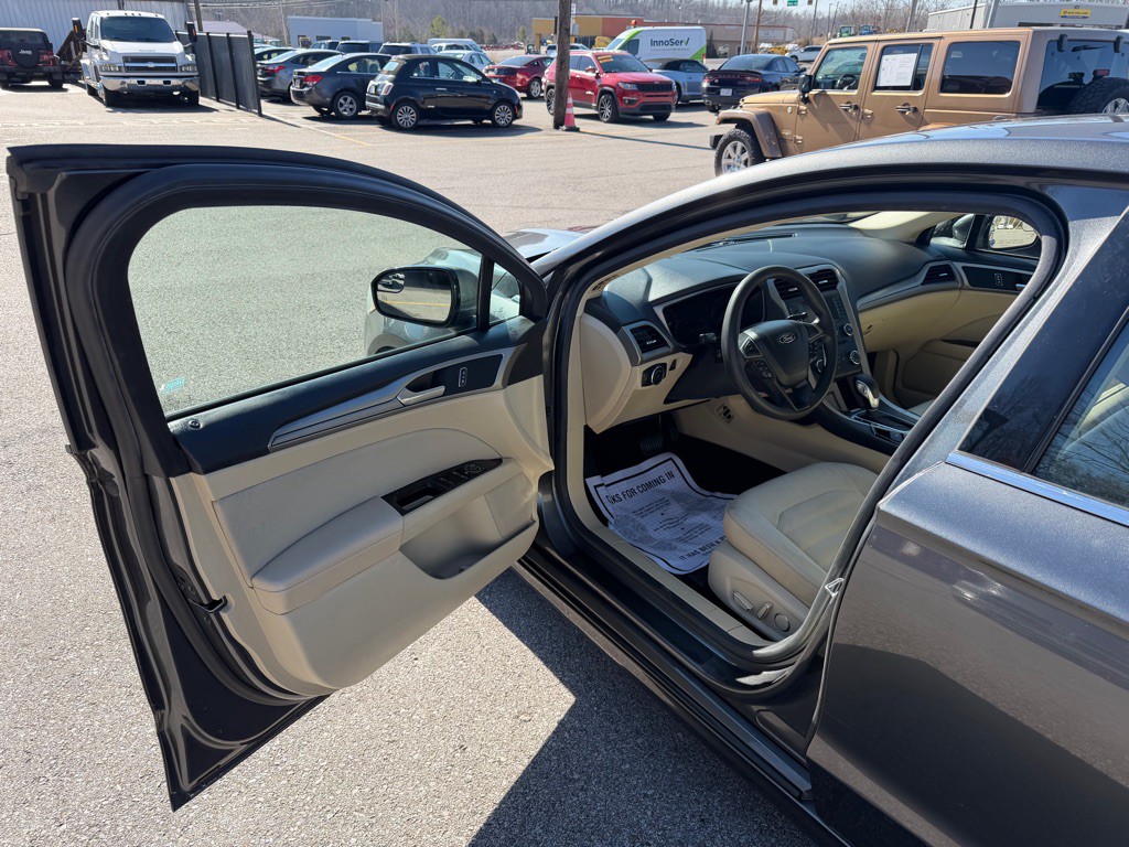 2015 Ford Fusion Image 9