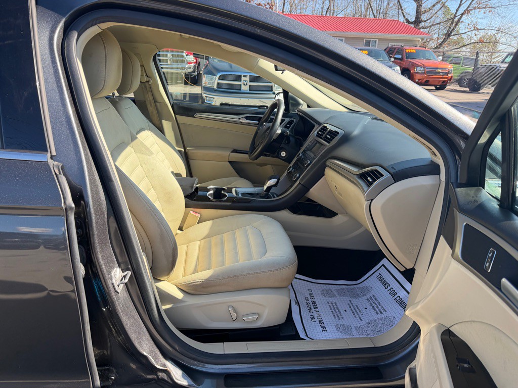 2015 Ford Fusion Image 16