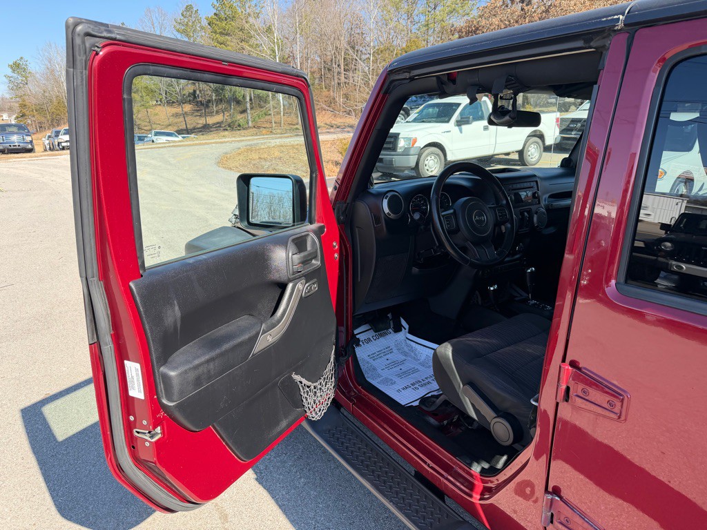 2012 Jeep Wrangler Unlimited Image 9