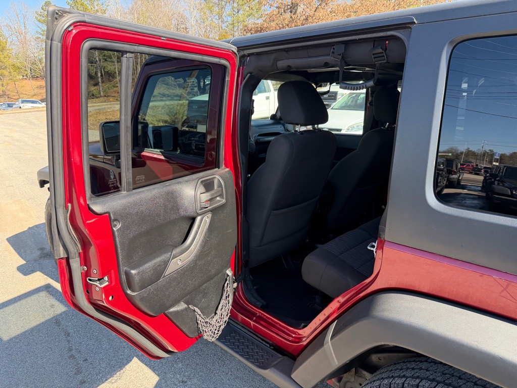 2012 Jeep Wrangler Unlimited Image 11