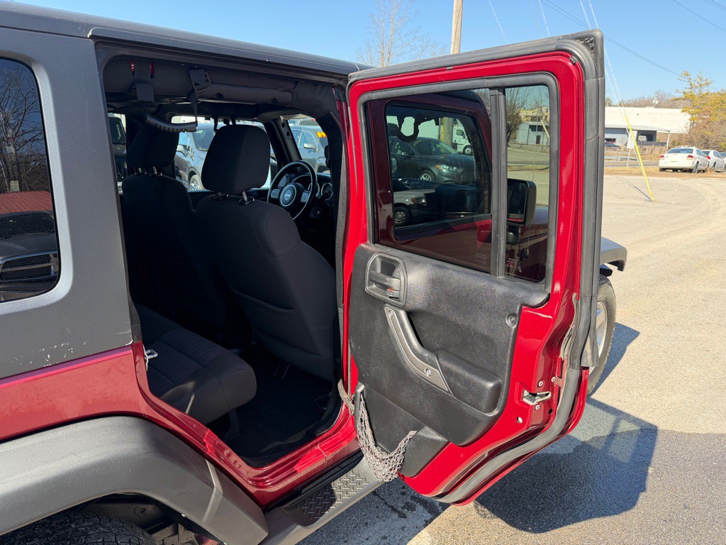 2012 Jeep Wrangler Unlimited Image 13