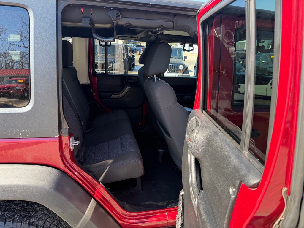 2012 Jeep Wrangler Unlimited Image 14