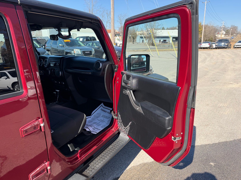 2012 Jeep Wrangler Unlimited Image 15